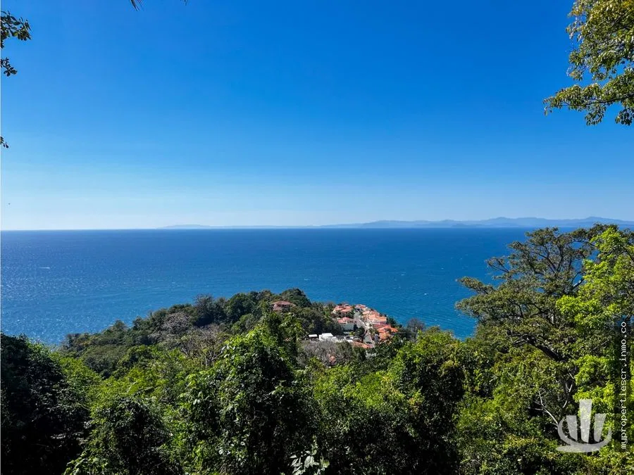 Lote en Condominio con vista al mar