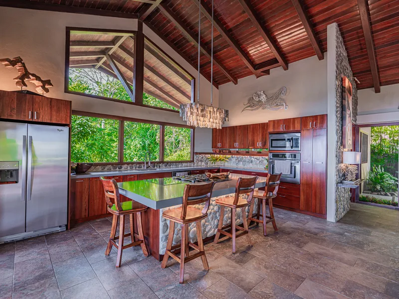 4 Bed Single Family Homes For Sale in Uvita, photo 10