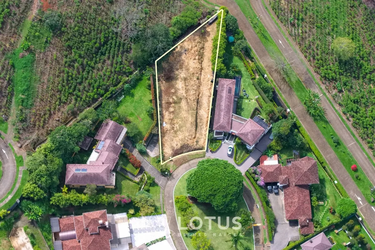 Terreno en Venta en Colinas de Montealegre, Curridabat — 1.516 m², Cód. AJ019