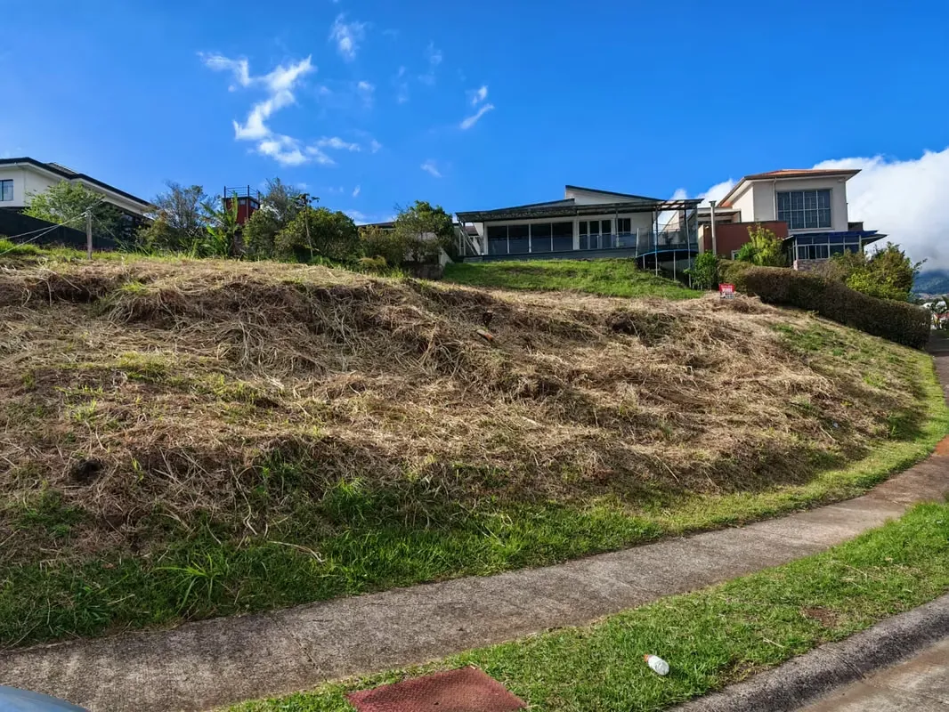 SE VENDE HERMONO LOTE EN LOMAS DE ZURQUI SAN ISIDRO DE HEREDIA, photo 4