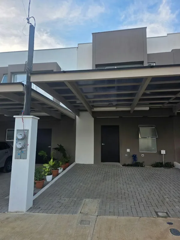 Se Alquila este Hermoso Apartamento para Estrenar en el Condominio Naala en San Juan de Santa Bárbara de Heredia.