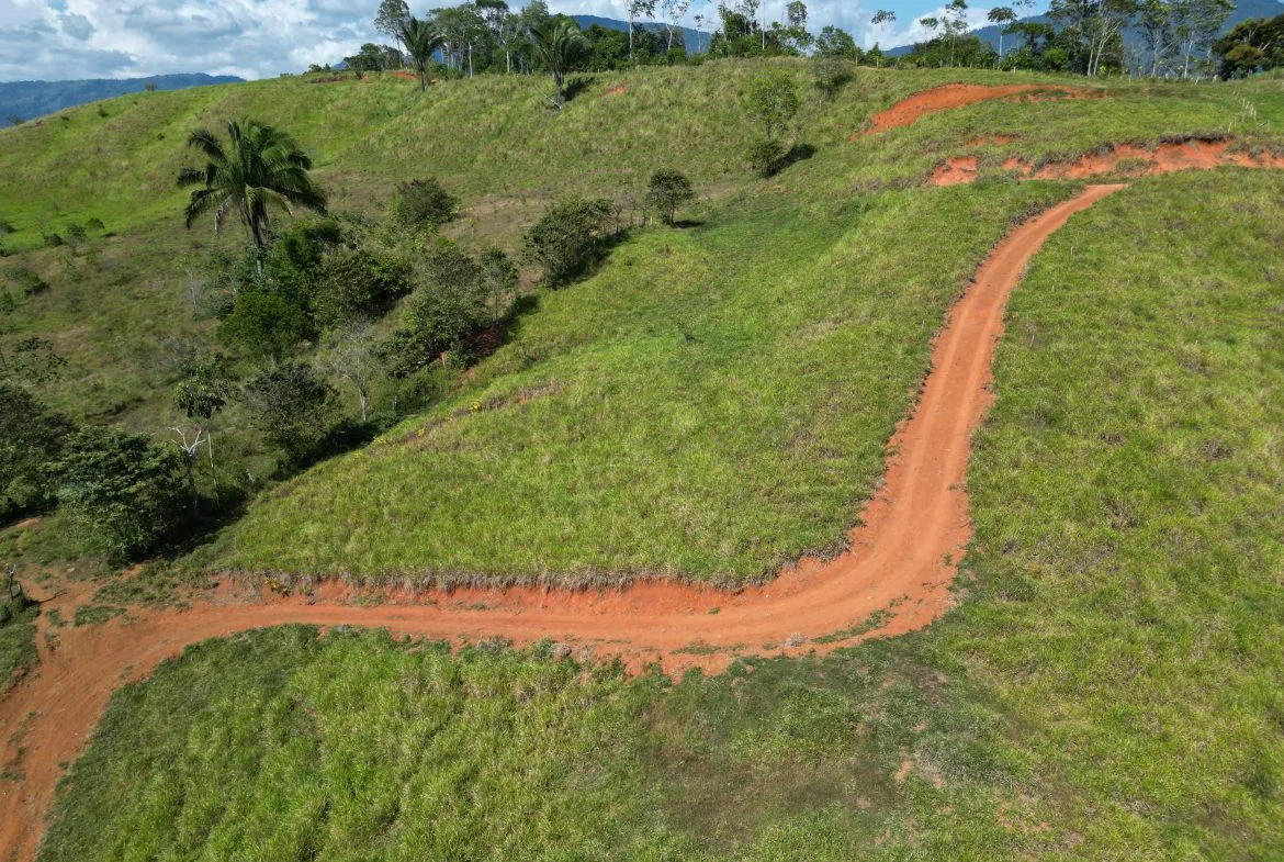 PANORAMIC MOUNTAIN VIEW FARM WITH LEGAL WATER – 9.24 ACRES, photo 10
