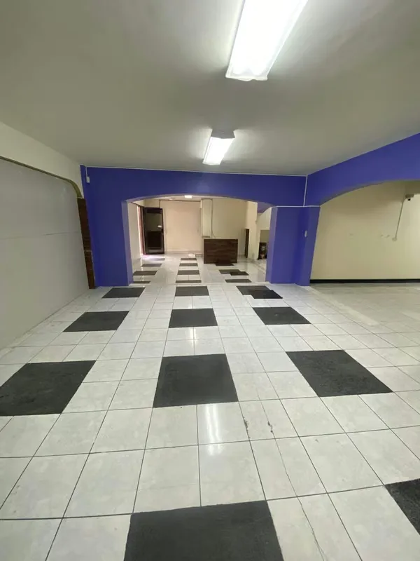 Se alquila espectacular local comercial en La Sabana, zona de alta demanda y prestigio. Este inmueble esquinero de 895 m2 ofrece un amplio ..., photo 5