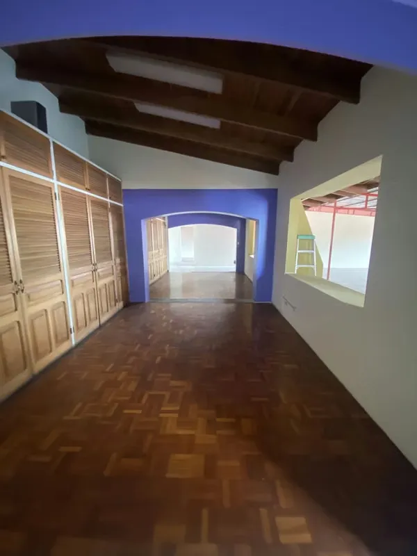 Se alquila espectacular local comercial en La Sabana, zona de alta demanda y prestigio. Este inmueble esquinero de 895 m2 ofrece un amplio ..., photo 6