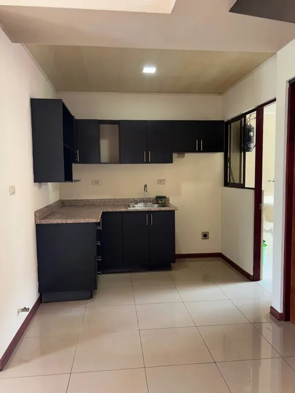 Nice apartment is rented in Urbanización Europa San Rafael, Montes de Oca, San José. Cerro Vista Condo.