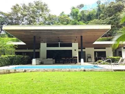 Un refrescante refugio a orillas del río en Ojochal., photo 2