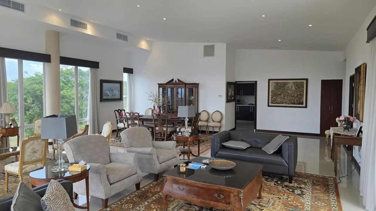 Vive en la cima del lujo y la comodidad con este impresionante penthouse de 350 m² en el piso 9, que ofrece una vista panorámica inigualable. Ideal para quienes buscan espacio, ..., photo 2
