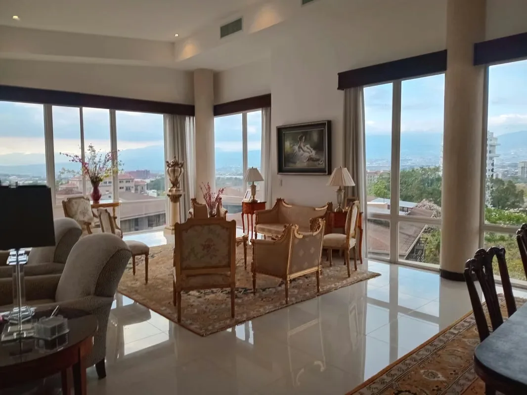Vive en la cima del lujo y la comodidad con este impresionante penthouse de 350 m² en el piso 9, que ofrece una vista panorámica inigualable. Ideal para quienes buscan espacio, ..., photo 4