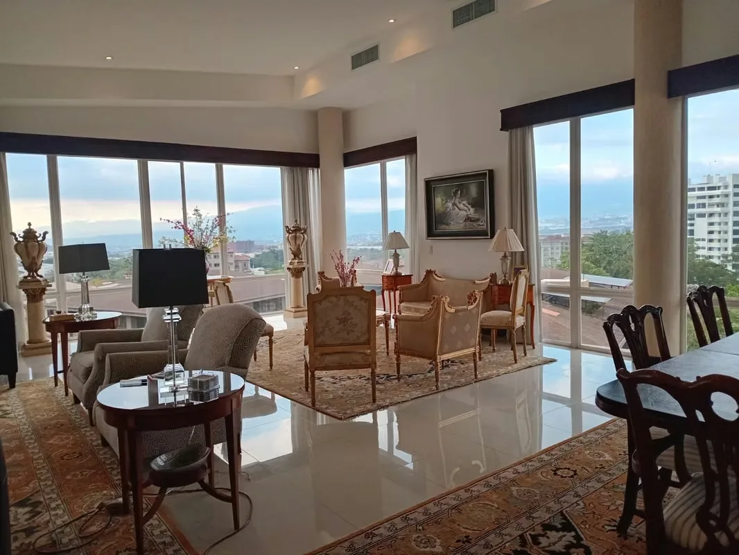 Vive en la cima del lujo y la comodidad con este impresionante penthouse de 350 m² en el piso 9, que ofrece una vista panorámica inigualable. Ideal para quienes buscan espacio, ..., photo 5