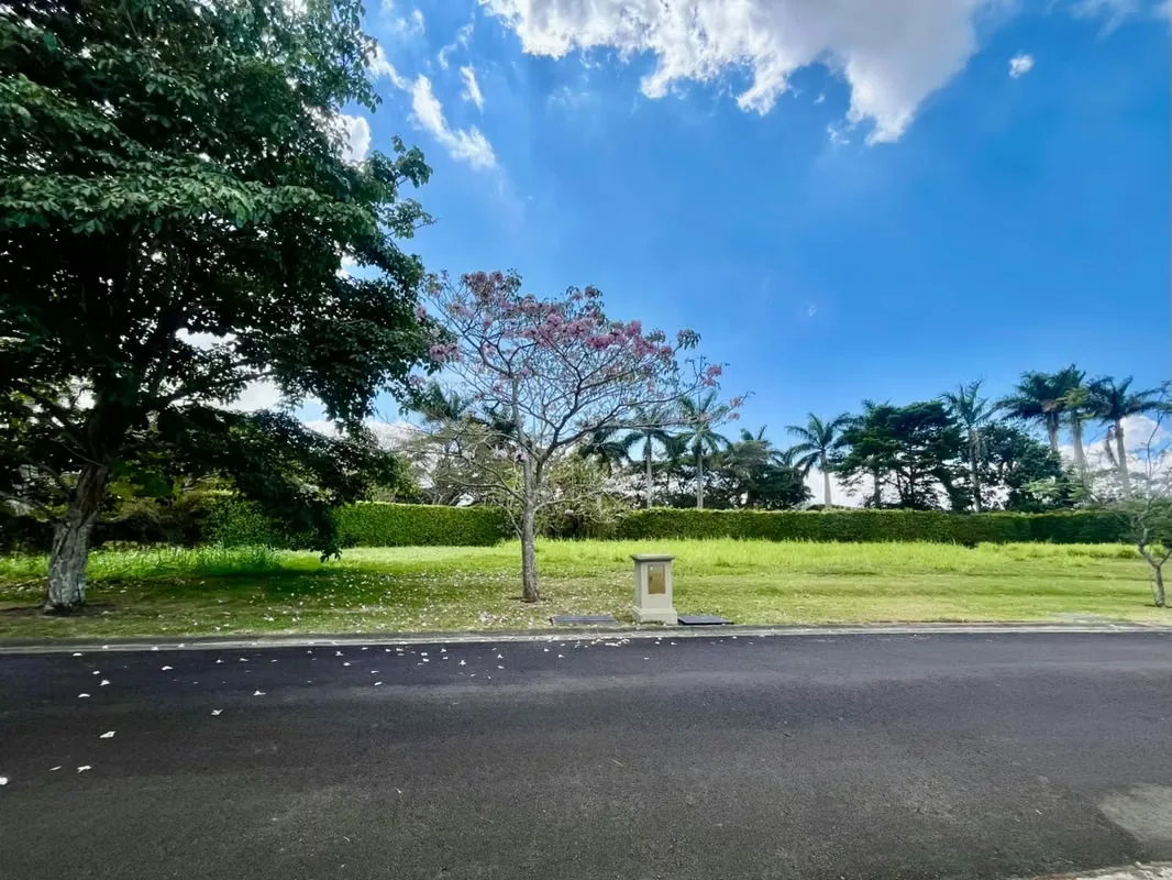 LUXURY LOT FOR SALE MONTERAN, RICH COAST