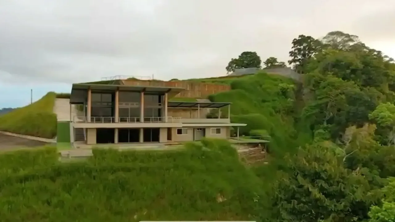 For those seeking privacy, sophistication, and unparalleled quality, this architectural gem built in 2021 in the prestigious Hermosa Hills of Jacó redefines luxury living. A seamless ..., photo 6