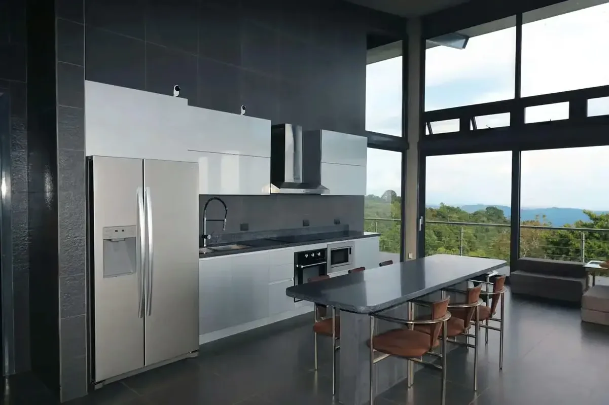 For those seeking privacy, sophistication, and unparalleled quality, this architectural gem built in 2021 in the prestigious Hermosa Hills of Jacó redefines luxury living. A seamless ..., photo 7