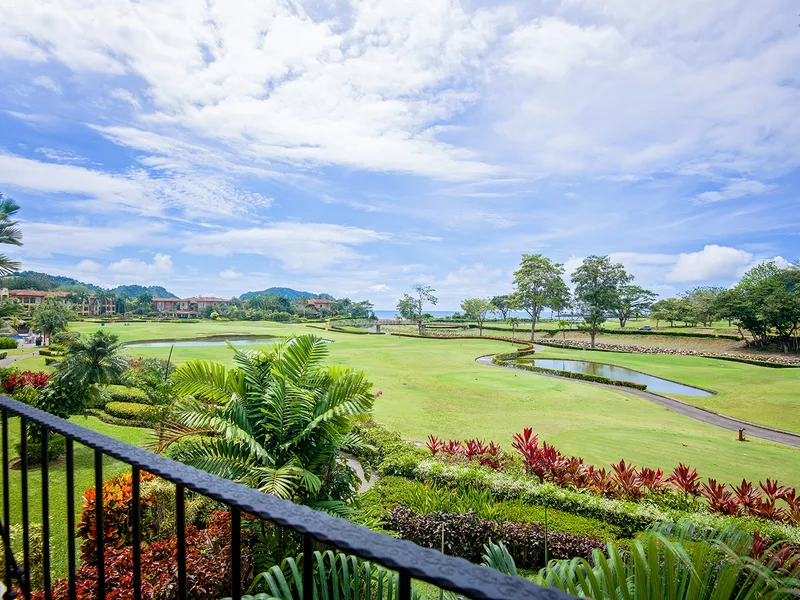 3 Bed Condo For Sale in Los Suenos