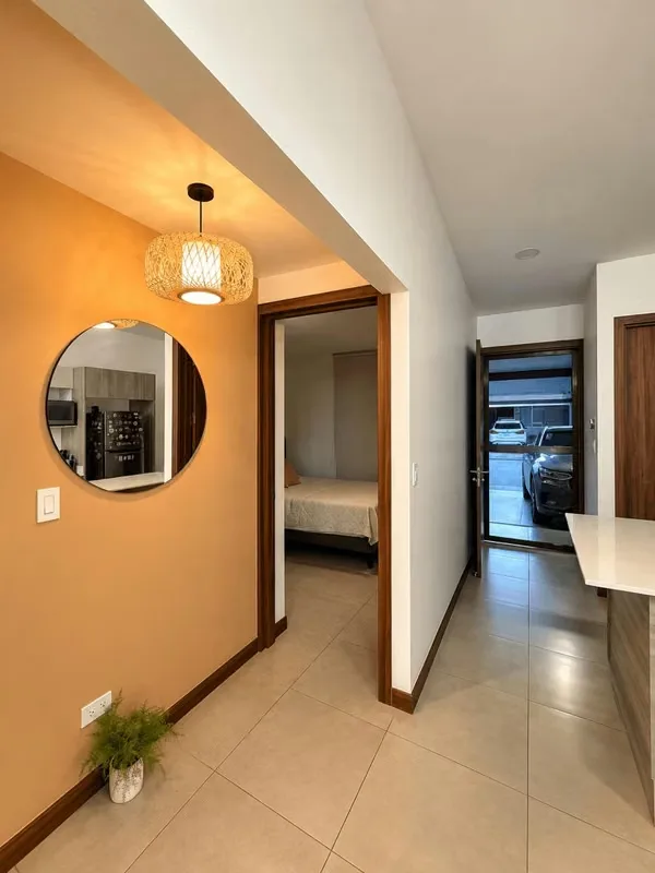 Habitación principal: equipada con cama, aire acondicionado, amplio walking closet para una mejor organización y su ..., photo 7