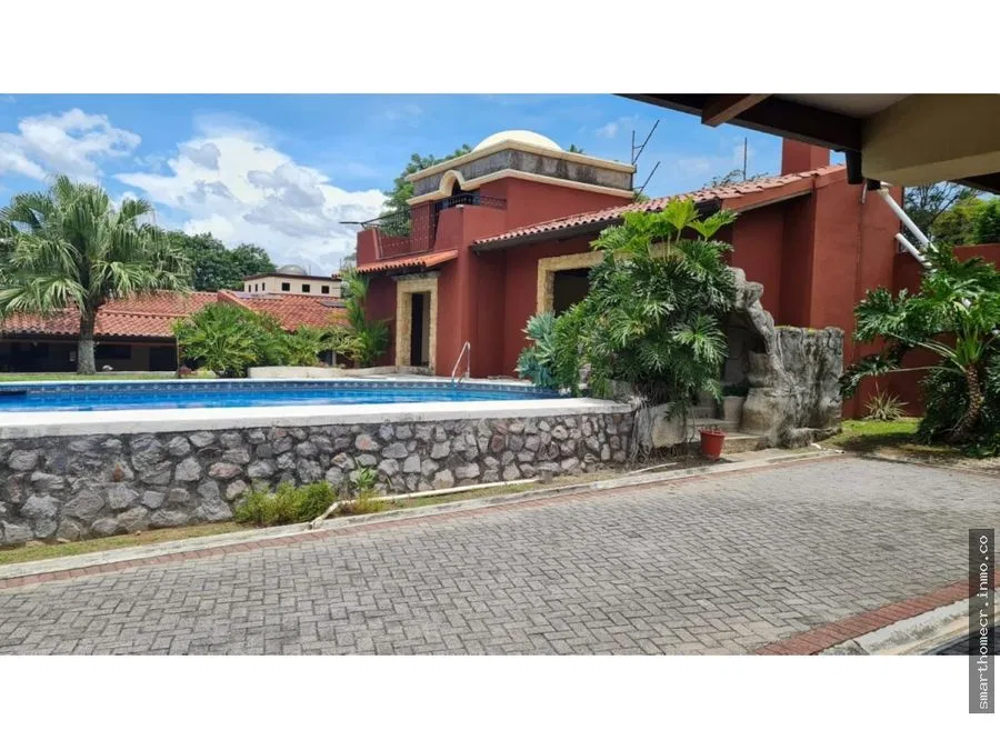 SE VENDE CASA EN CONDOMINIO EN SANTA ANA