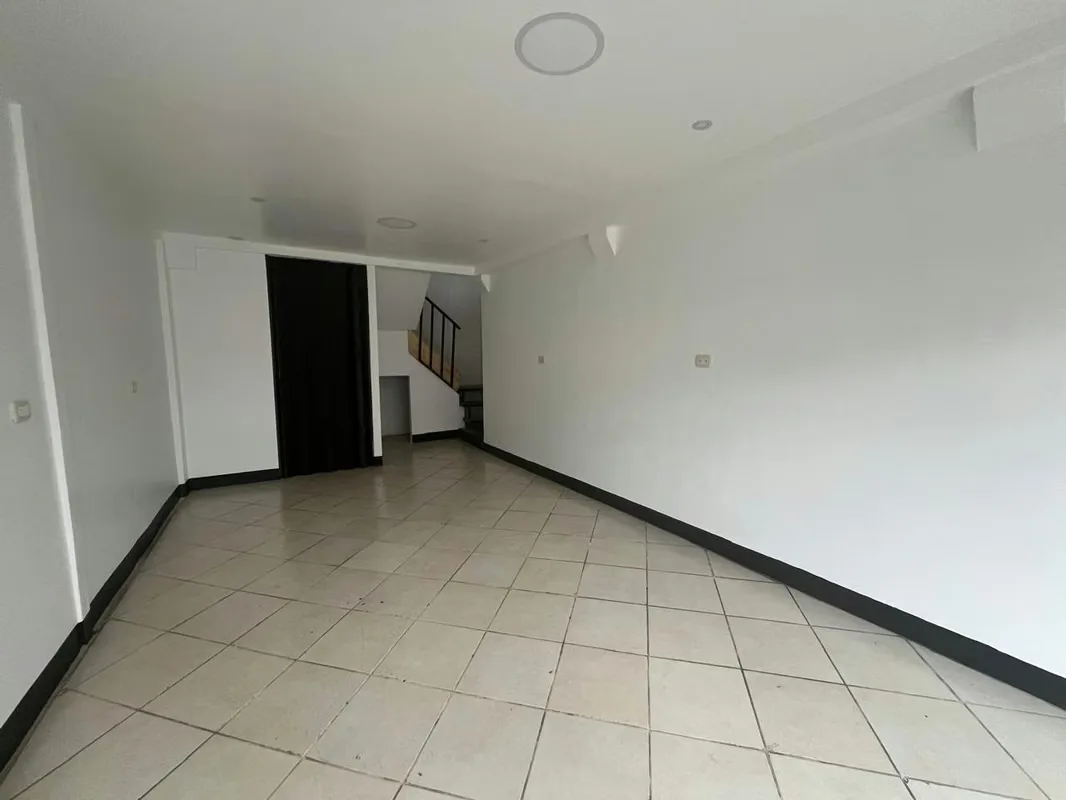 37 m² Commercial Space for Rent – Near El Higuerón ID6099