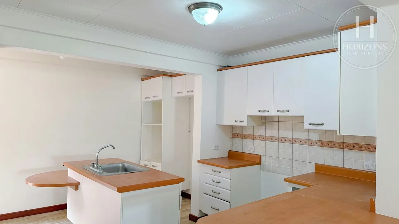 Rental price: 525,000 per month + Guarantee deposit of 525,000 (not including services) First level apartment - 2 rooms + office / studio - 2 full bathrooms - 1 covered parking with ..., photo 5