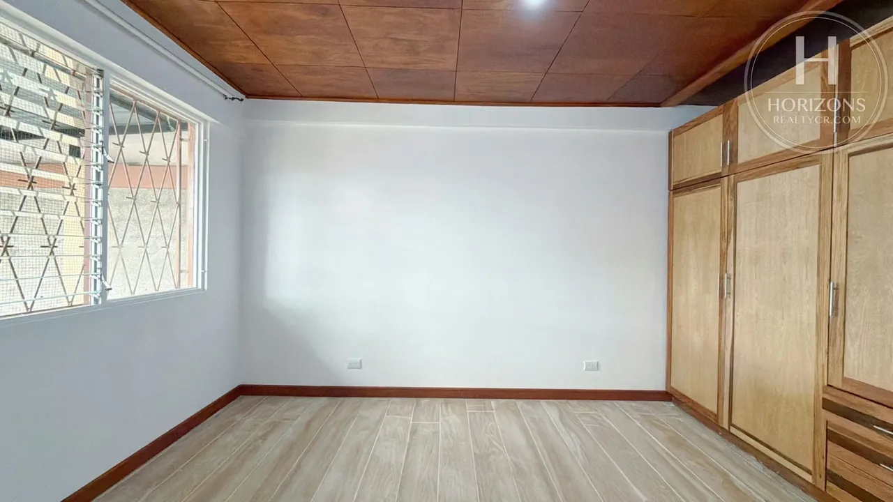 Rental price: 525,000 per month + Guarantee deposit of 525,000 (not including services) First level apartment - 2 rooms + office / studio - 2 full bathrooms - 1 covered parking with ..., photo 10