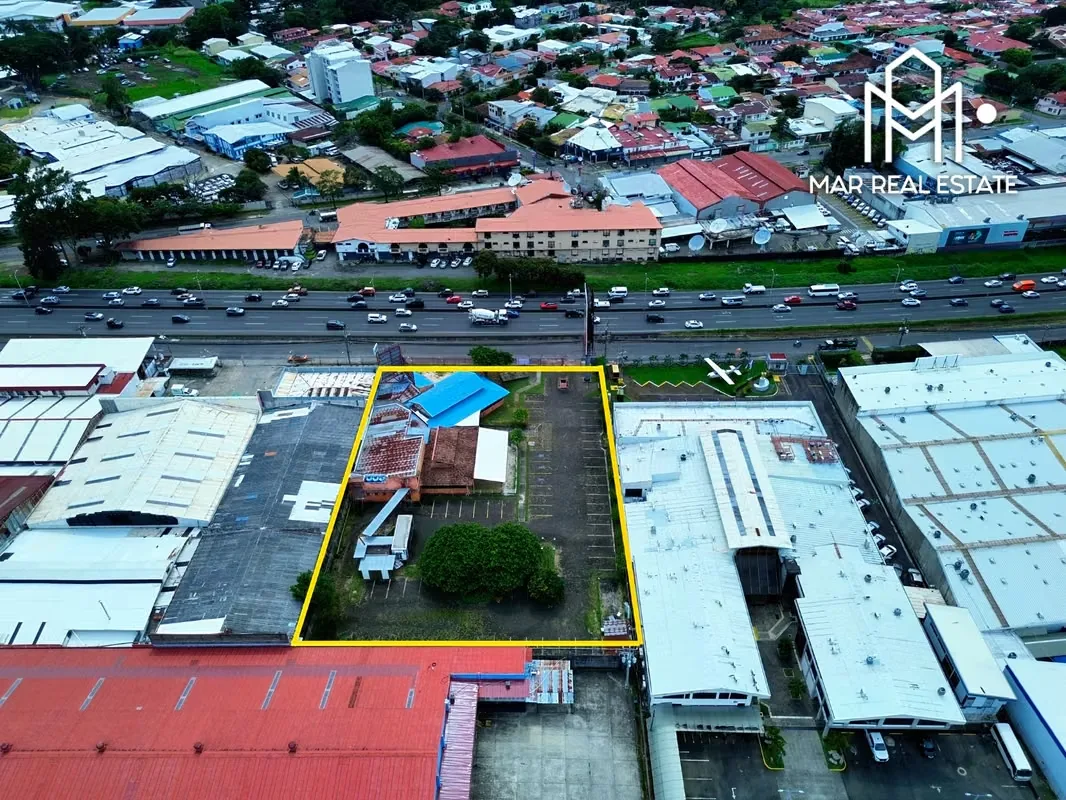 Esta propiedad comercial e industrial, estratégicamente ubicada en La Uruca, San José, frente a la paralela de la Autopista General Cañas, representa una oportunidad excepcional para ..., photo 3