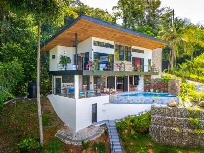 Private Ocean View Oasis- Modern & Tropical in Escaleras