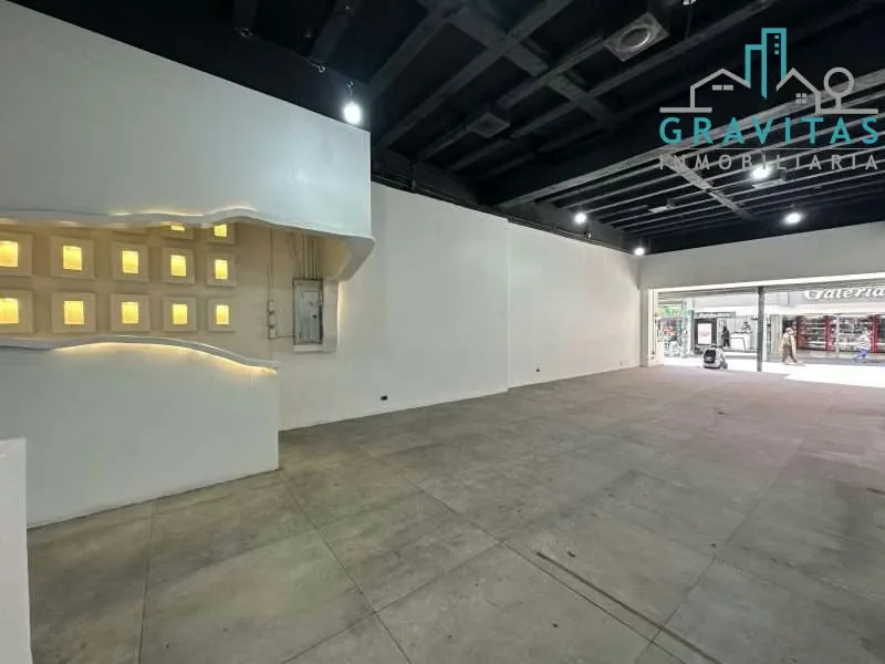 Commercial space for rent, 270 m2, located on Avenida Central in San José, steps from Plaza de la Cultura and public parking, ideal for cafes, restaurants, shops, etc. Features ...