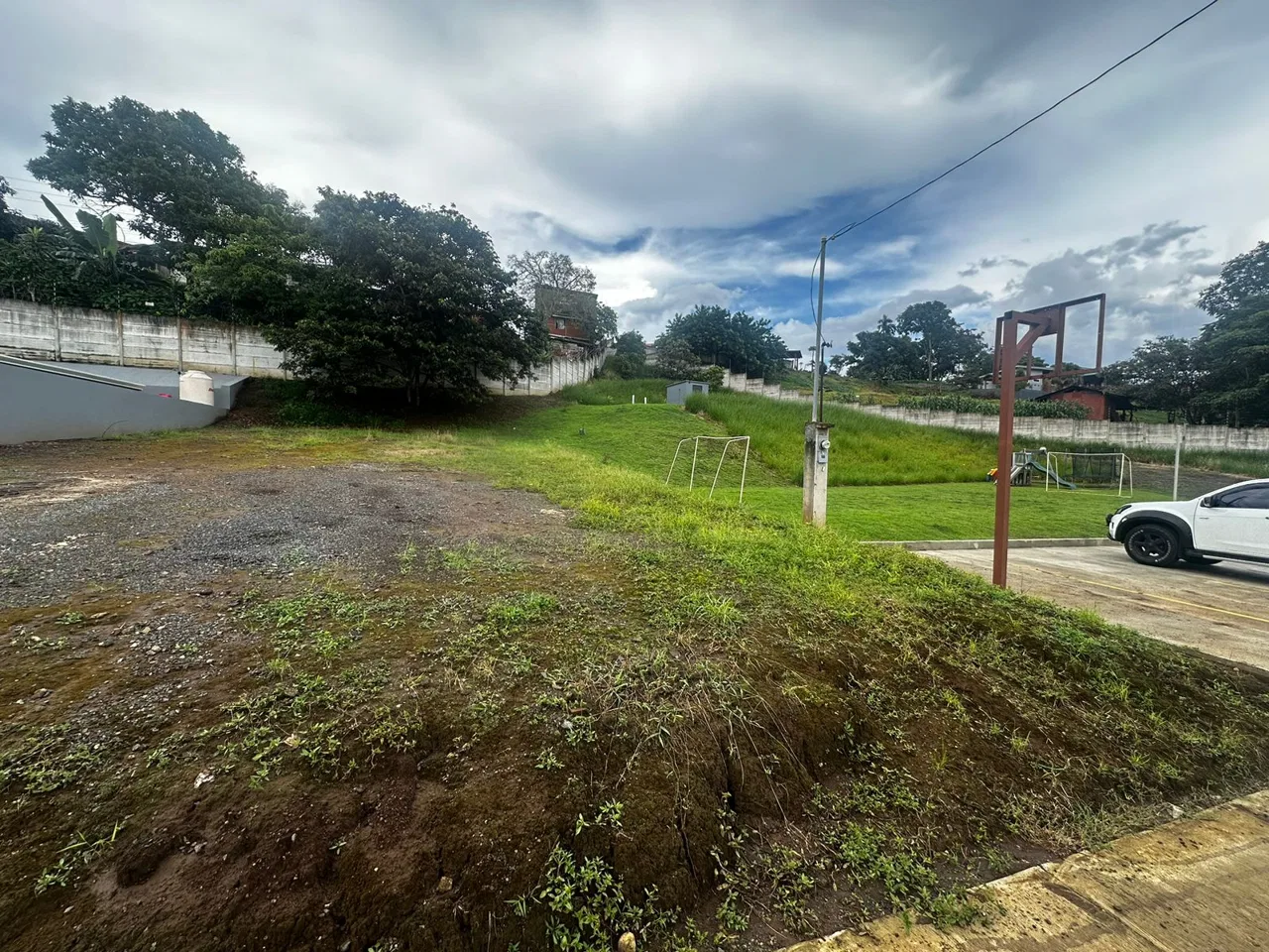 ¡Oportunidad única en Condominio Los Olivos!