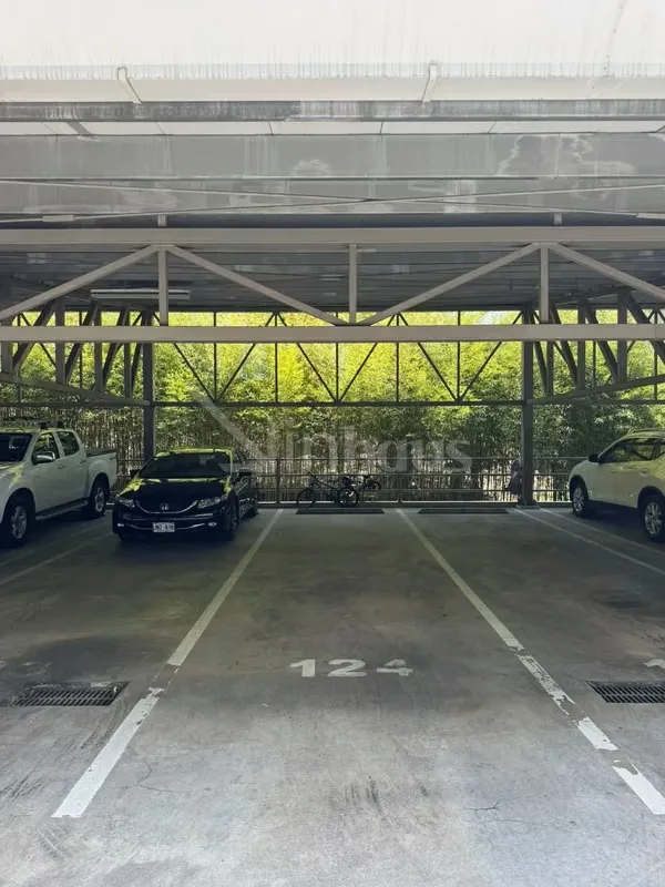 Este apartamento en planta baja destaca por su diseño funcional y su acceso directo a un amplio jardín privado., photo 10