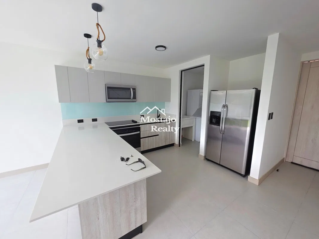 Alquiler de Casa, Condominio Lindora Village, Santa Ana
