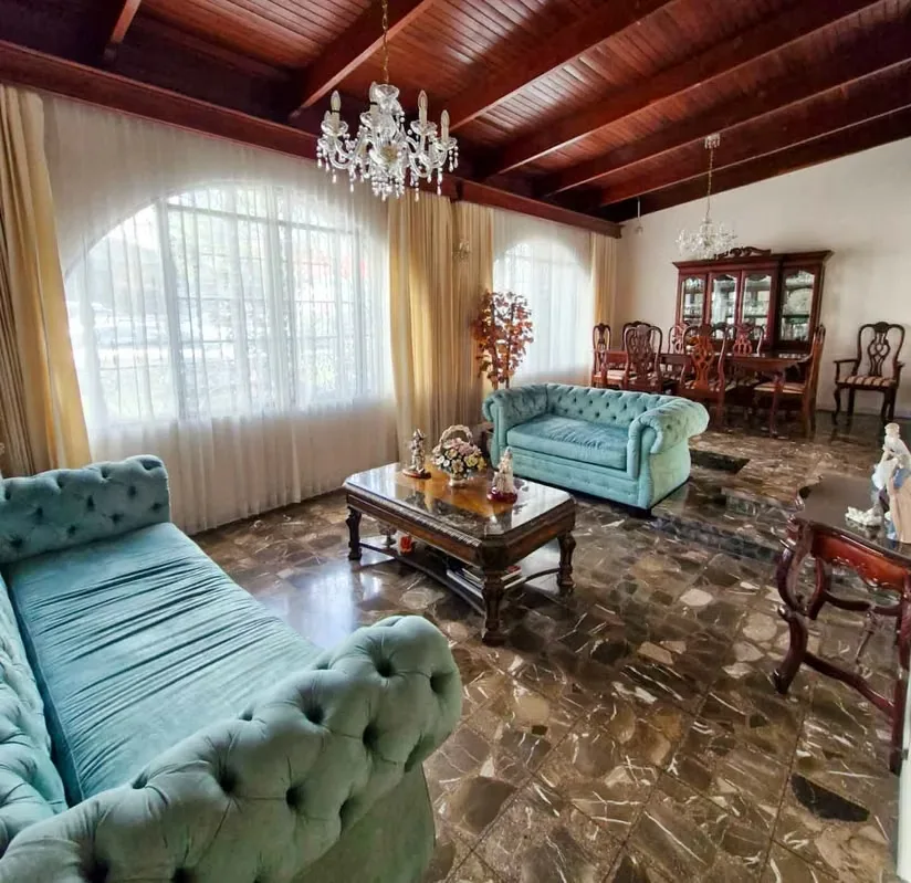Single-Story Home for Sale with ZRMC Zoning and Spacious Interiors