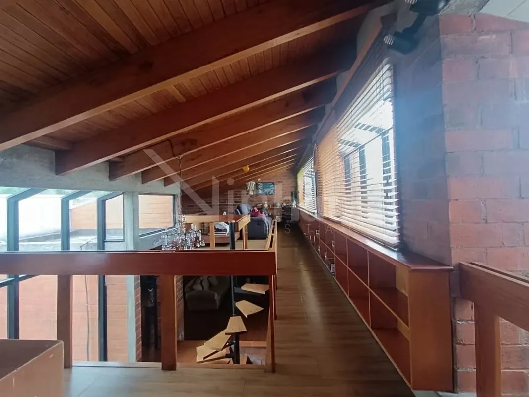 Se alquila residencia independiente ubicada en San Antonio de Escazú, concebida bajo un lenguaje arquitectónico que integra ladrillo, concreto, madera y naturaleza en un entorno de ..., photo 16