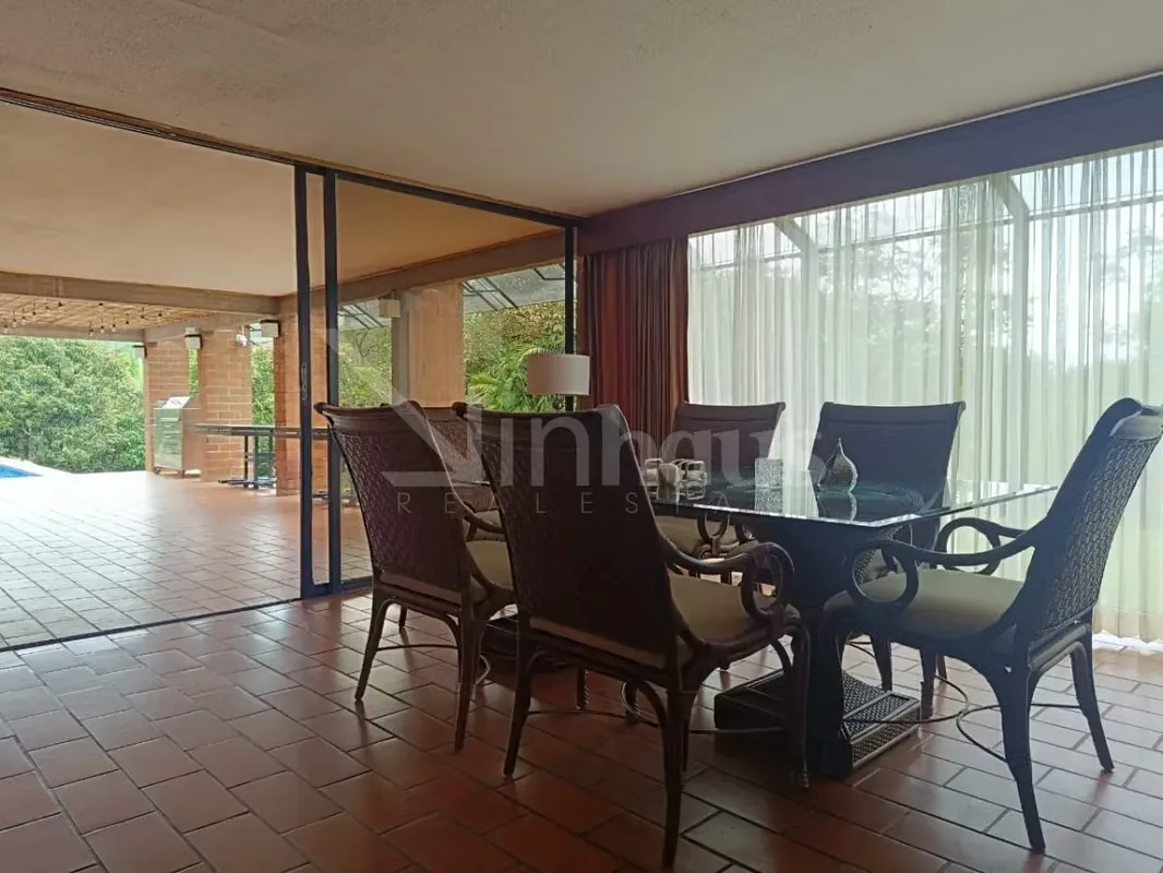 Se alquila residencia independiente ubicada en San Antonio de Escazú, concebida bajo un lenguaje arquitectónico que integra ladrillo, concreto, madera y naturaleza en un entorno de ..., photo 10