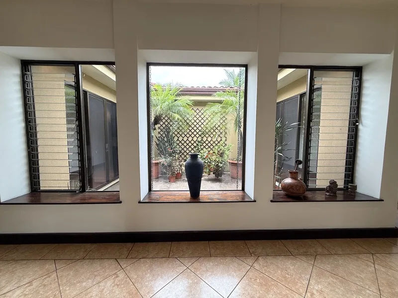 3 Bed Single Family Homes For Sale in Santa Ana, photo 8