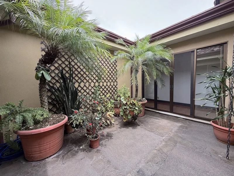 3 Bed Single Family Homes For Sale in Santa Ana, photo 9