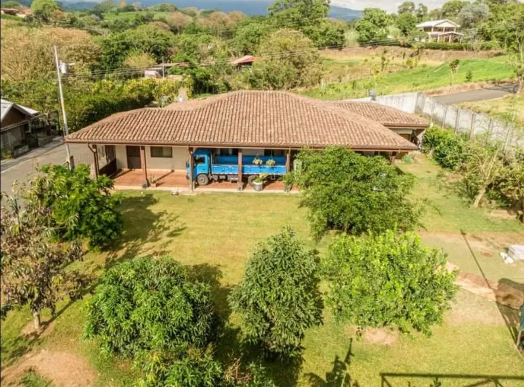 HOME FOR SALE, ALAJUELA, GRECIA, LARGE PLOT
