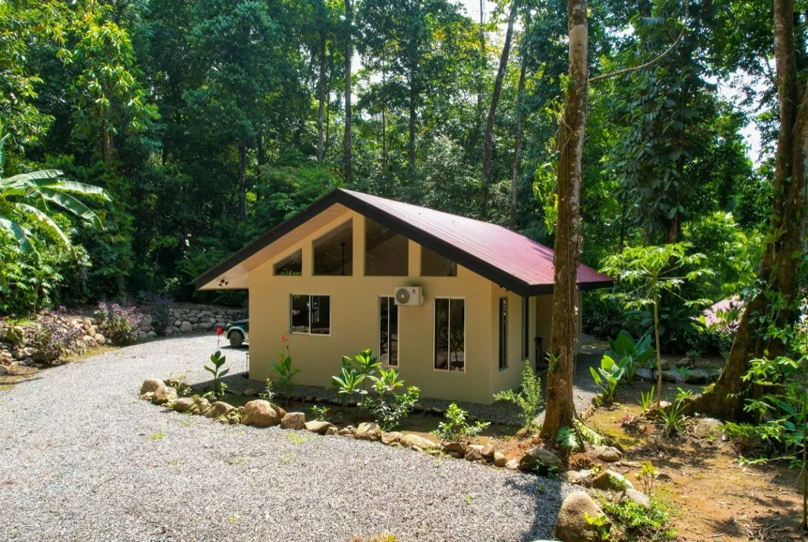 TROPICAL RIVERFRONT ESTATE IN CINCO VENTANAS – 5.65 ACRES WITH MULTIPLE HOMES, BUILD SITES & JUNGLE OASIS, photo 12