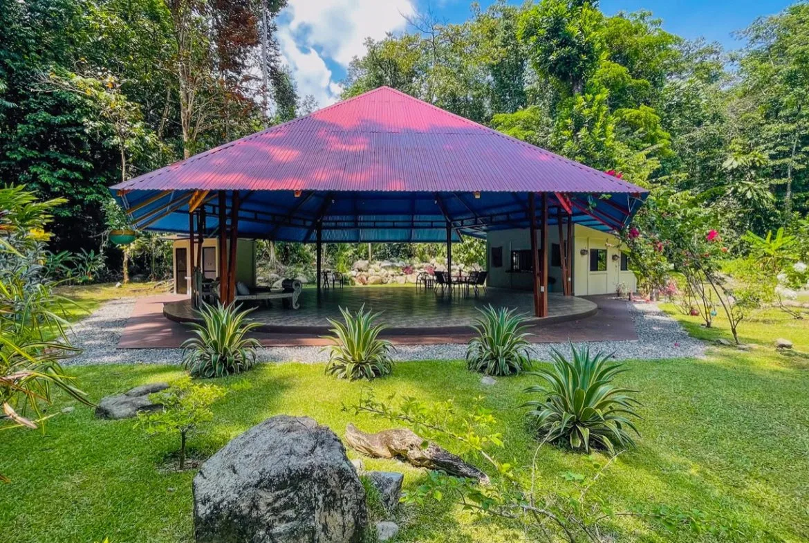 TROPICAL RIVERFRONT ESTATE IN CINCO VENTANAS – 5.65 ACRES WITH MULTIPLE HOMES, BUILD SITES & JUNGLE OASIS, photo 16