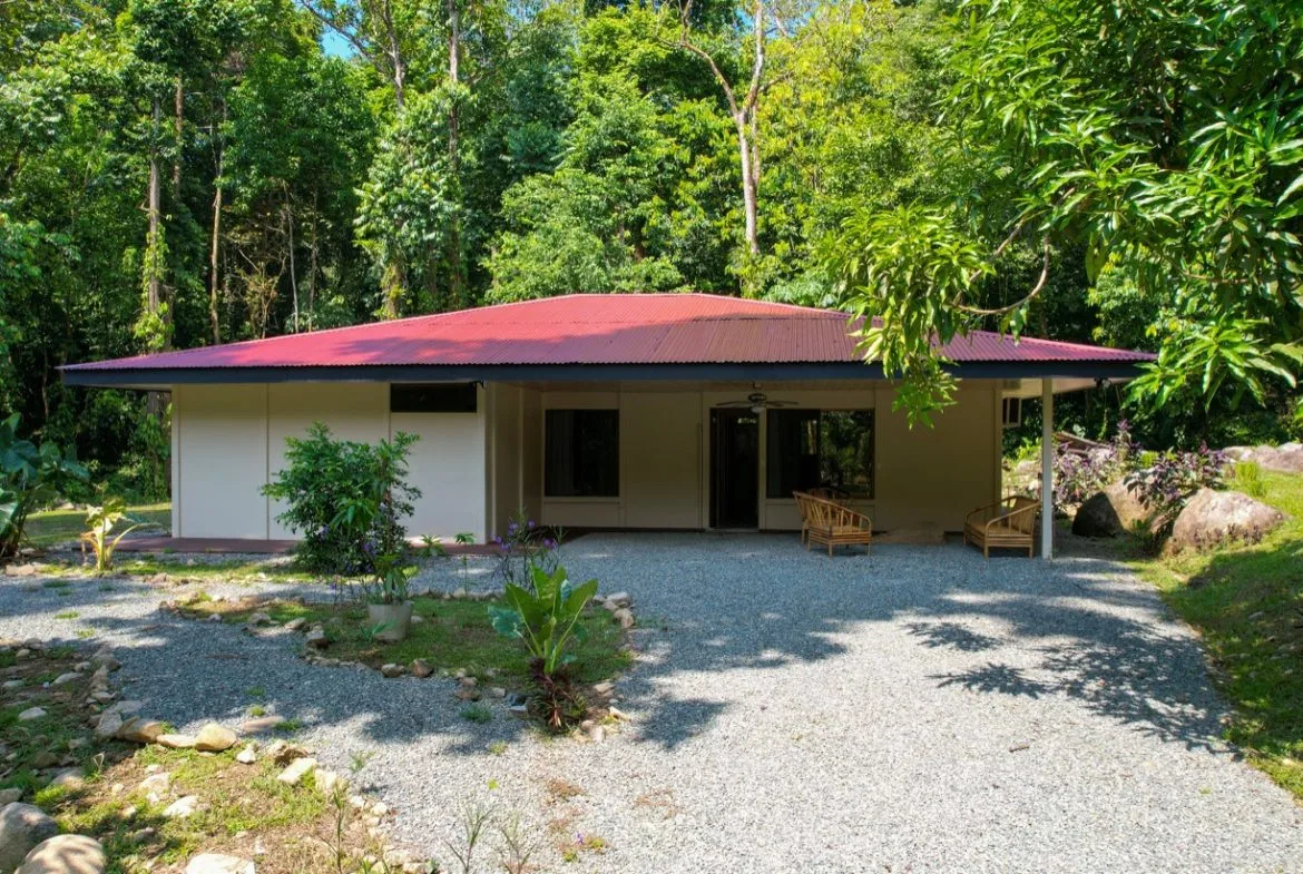 TROPICAL RIVERFRONT ESTATE IN CINCO VENTANAS – 5.65 ACRES WITH MULTIPLE HOMES, BUILD SITES & JUNGLE OASIS, photo 10