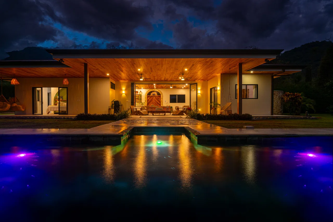 Modern Tropical Retreat / Ocean & MNT Views / Private Oasis, photo 2
