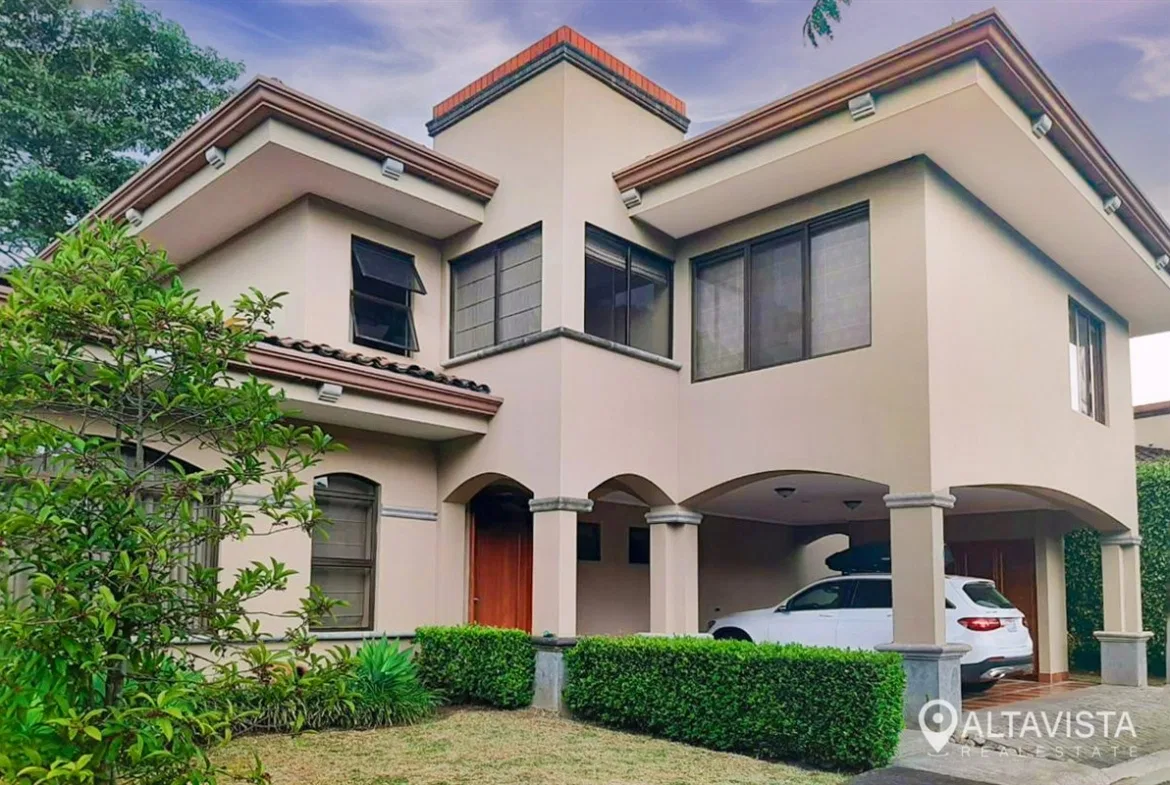 Casa en alquiler Condominio Hacienda Gregal