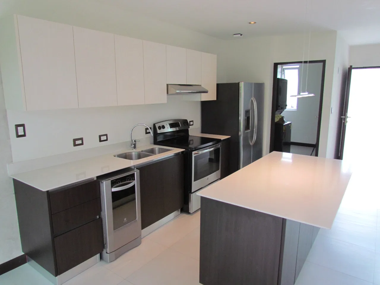 Luxury 2-Bedroom Furnished Townhouse for Rent in Lindora