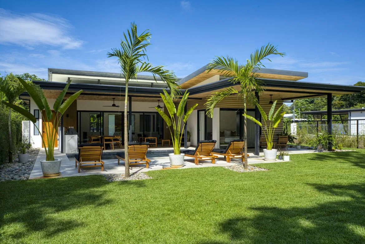 3 BEDROOM HOME + EXTRA LOT IN CENTRAL UVITA, photo 2