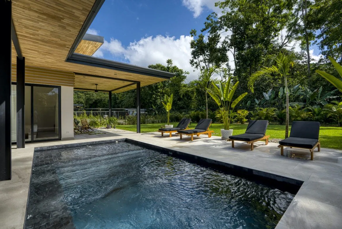 3 BEDROOM HOME + EXTRA LOT IN CENTRAL UVITA, photo 6