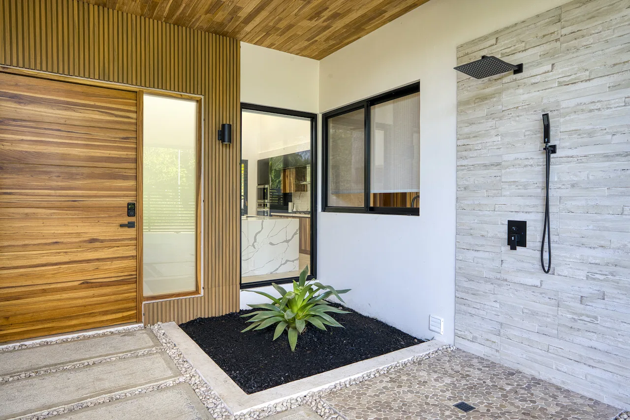 3 BEDROOM HOME + EXTRA LOT IN CENTRAL UVITA, photo 7