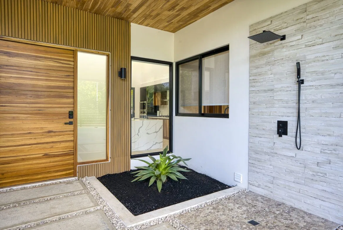 3 BEDROOM HOME + EXTRA LOT IN CENTRAL UVITA, photo 8