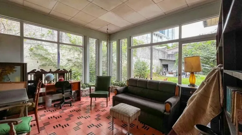 Home for Sale with Mixed-Use Zoning and Large Lot, photo 13