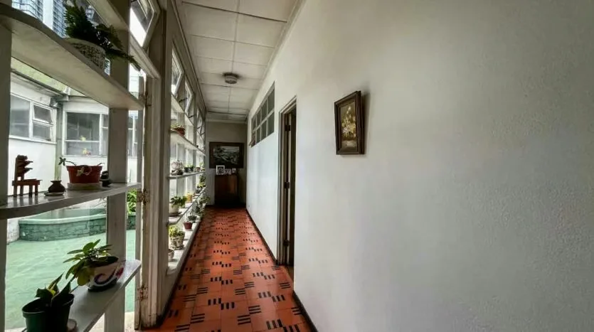 Home for Sale with Mixed-Use Zoning and Large Lot, photo 7