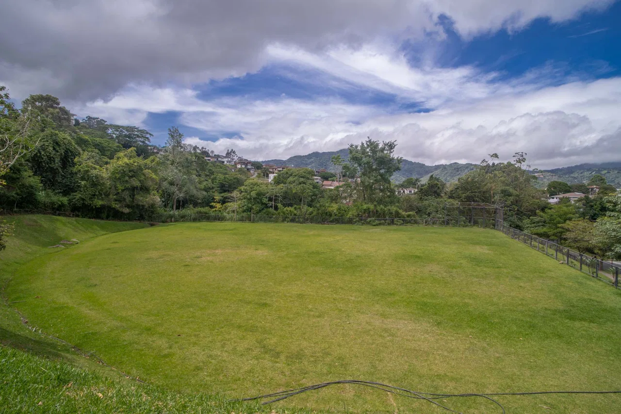 CURRIDABAT: Lujosa Casa en Hacienda Gregal con 901 Metros de Lote, photo 31