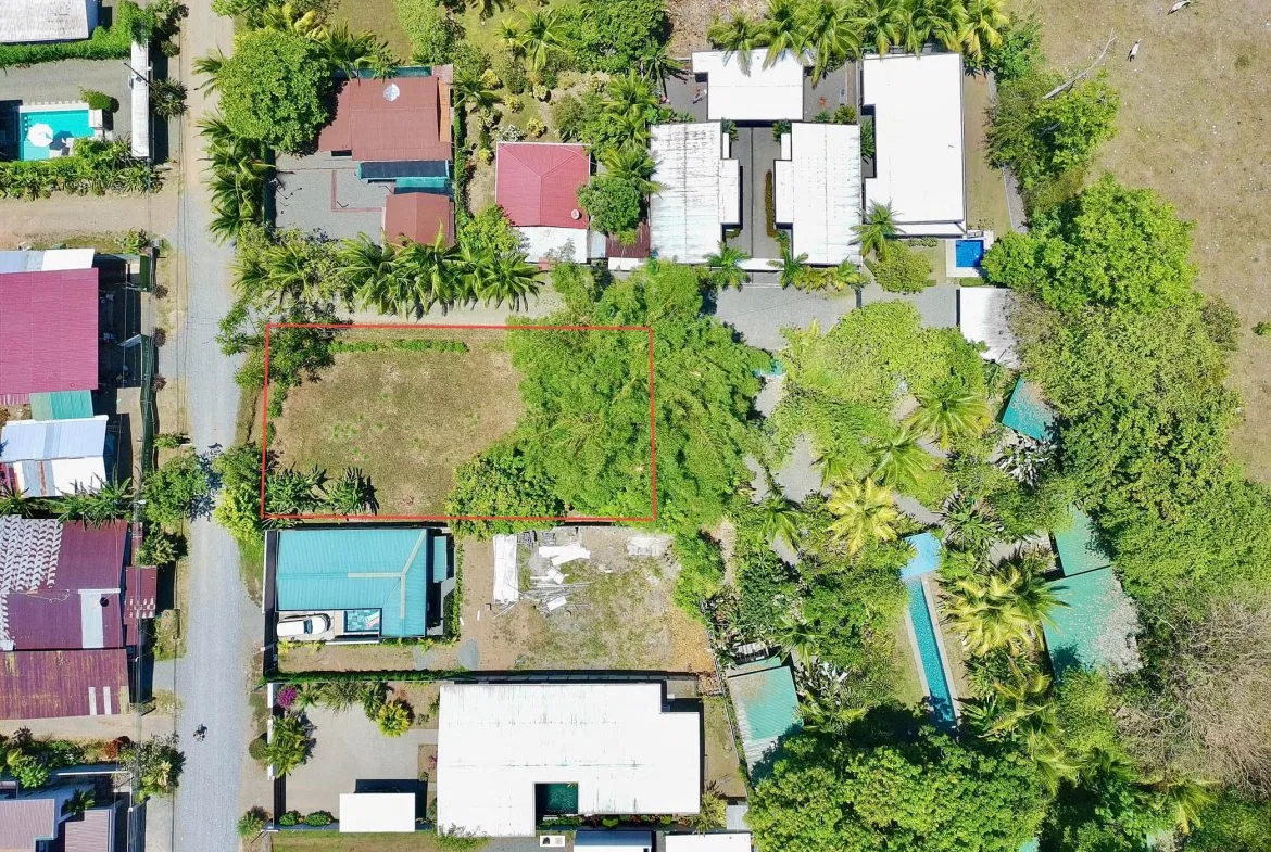 MAGICAL CORNER LOT IN UVITA w/ 8-MINUTE WALK TO NATIONAL PARK BEACH, photo 6