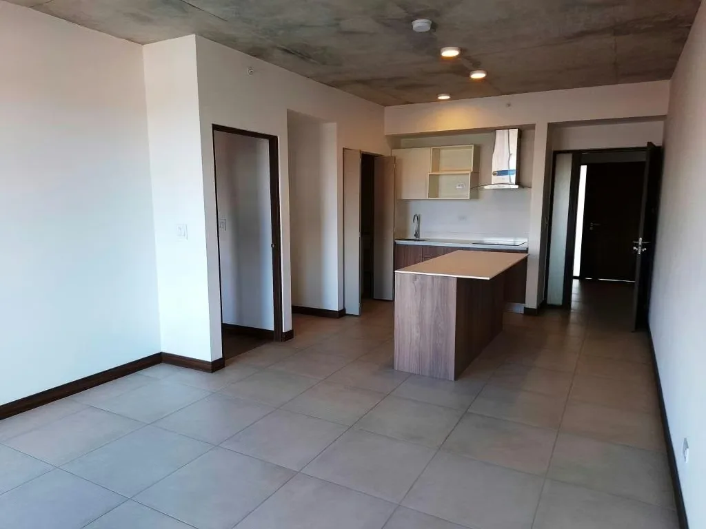 MODERNO APARTAMENTO EN LA URUCA, EN EDIFICIO, RESIDENCIAL PRIVADO (POR HOSP. MÉXICO, CENARE, HOSP. DEL TRAUMA, REPRETEL, ETC.).