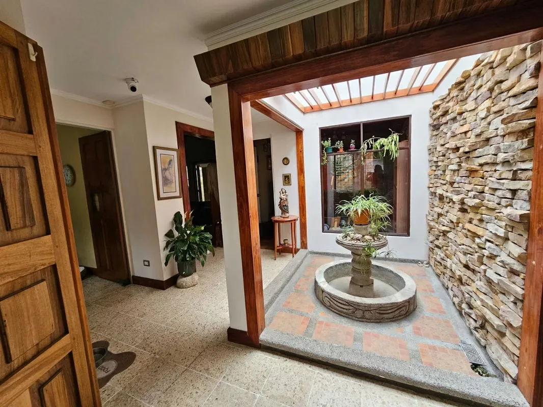 MA Asesorías vende Propiedad en Guayabos de Curridabat con casa de una planta, Rancho BBQ, Apartamento independiente y Mirador con linda vista a la ciudad y las montañas. Localizada ..., photo 3